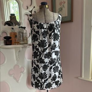 Black and White Sleeveless Sheath Mini Dress